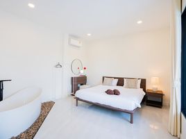 4 Schlafzimmer Villa zu verkaufen in Pattaya, Chon Buri, Huai Yai