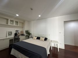 2 Bedroom Apartment for rent at Baan Somthavil, Lumphini, Pathum Wan