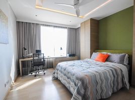 3 Bedroom Condo for sale at Watermark Chaophraya, Bang Lamphu Lang