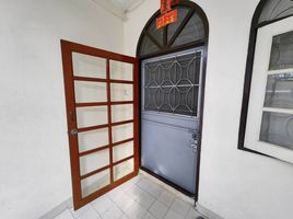 2 Bedroom House for sale in Arun Ammarin, Bangkok Noi, Arun Ammarin