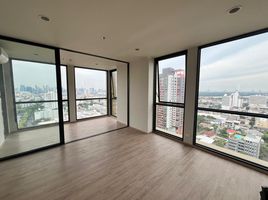 2 Bedroom Condo for sale at The Issara Sathorn, Thung Mahamek