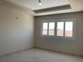 3 Bedroom Apartment for sale at Mountain View Hyde Park, The 5th Settlement, New Cairo City