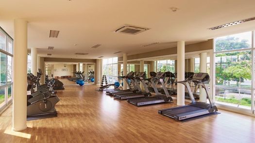 写真 1 of the Communal Gym at Lumpini Park Phetkasem 98