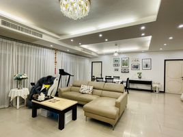 3 Schlafzimmer Appartement zu verkaufen im Royal Castle Pattanakarn, Suan Luang