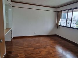 2 Bedroom Apartment for rent at Peng Seng Mansion, Lumphini