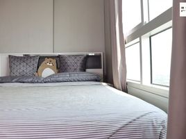 1 Schlafzimmer Appartement zu verkaufen im Chewathai Phetkasem 27, Bang Wa