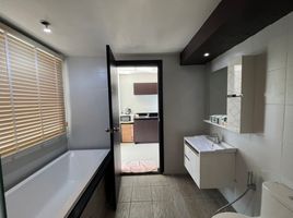 1 Schlafzimmer Wohnung zu verkaufen im Bayshore Oceanview Condominium, Patong