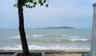 ขายโรงแรม 14 ห้องนอน ใน , ระยอง 