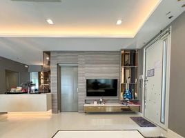 4 Schlafzimmer Haus zu verkaufen im Siwalee Rasada, Ratsada