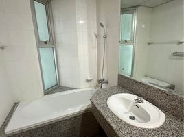 2 спален Кондо на продажу в Sathorn House, Si Lom