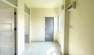 4 Bedrooms Townhouse for sale in Si Kan, Bangkok 