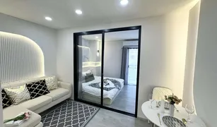 Studio Condo for sale in Sam Sen Nok, Bangkok Ratchada Prestige