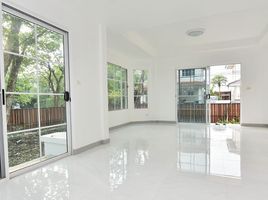 3 Bedroom House for sale at Parichat Land&House, Lam Pla Thio, Lat Krabang, Bangkok