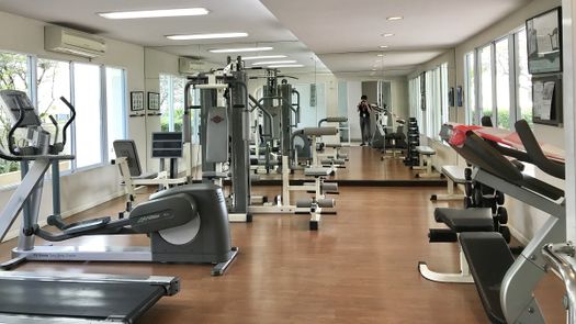 사진들 1 of the Communal Gym at Lumpini Suite Sukhumvit 41