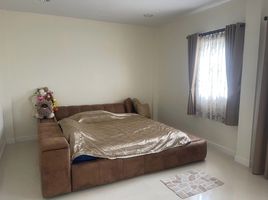 4 Schlafzimmer Reihenhaus zu verkaufen im Baan Wanna 2, Nai Mueang