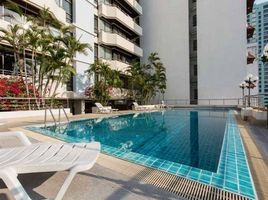 1 Bedroom Apartment for rent at Nantiruj Tower, Khlong Toei