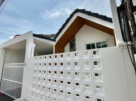 2 Bedroom Townhouse for sale at Irawadee Bypass Jeeteng, Ratsada, Phuket Town, Phuket
