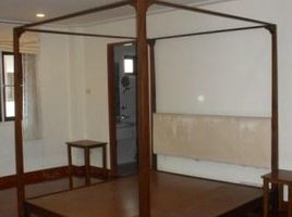3 спален Кондо в аренду в Villa 49, Khlong Tan Nuea
