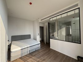 3 Bedroom Condo for rent at Muniq Langsuan, Lumphini