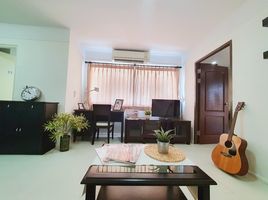 1 Schlafzimmer Wohnung zu vermieten im Baan Saran Nuch, Phra Khanong Nuea