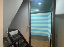 3 Bedroom Townhouse for rent in Surasak BTS, Thung Wat Don, Bang Rak