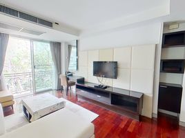 1 Bedroom Condo for rent at Mona Suite, Khlong Toei Nuea