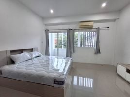 2 Schlafzimmer Reihenhaus zu vermieten in Hua Hin Beach, Hua Hin City, Hua Hin City