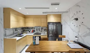 2 Bedrooms Condo for sale in Lumphini, Bangkok Baan Thanon Sarasin