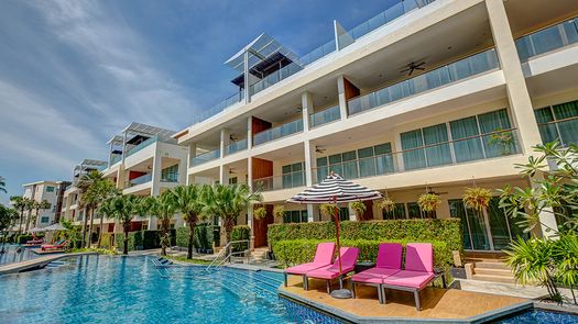 图片 1 of the Communal Pool at The Pelican Krabi