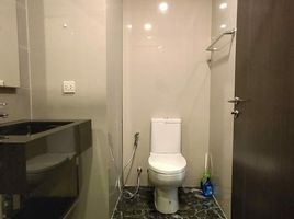 1 спален Кондо в аренду в Edge Sukhumvit 23, Khlong Toei Nuea