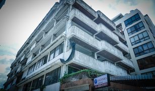 5 Bedrooms Whole Building for sale in Khlong Toei, Bangkok 