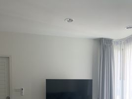 2 Schlafzimmer Wohnung zu vermieten im Sathorn House, Si Lom