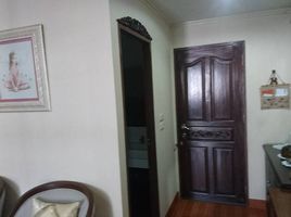 2 спален Кондо на продажу в Regent Home 3, Anusawari