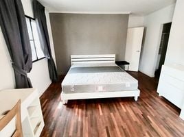 3 Schlafzimmer Appartement zu vermieten im Lily House , Khlong Toei Nuea