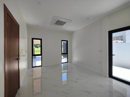 3 Bedroom Villa for sale in Wat Sawang Arom, Rawai, Rawai