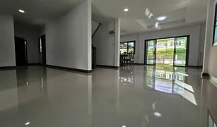 5 Bedrooms House for sale in Phichai, Lampang Jitareevill 2