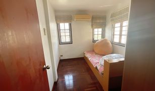 3 Bedrooms House for sale in Sam Sen Nok, Bangkok 
