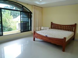 3 Schlafzimmer Villa zu vermieten im Moo Baan Chicha Castle, Khlong Toei Nuea