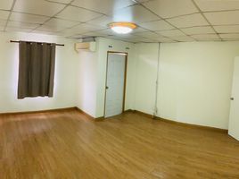 2 Schlafzimmer Reihenhaus zu vermieten im California Gran De Ville, Nong Mai Daeng