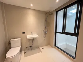 2 Bedroom Townhouse for sale in Habito Mall, Phra Khanong Nuea, Phra Khanong Nuea