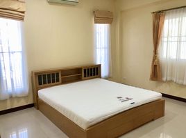 3 Schlafzimmer Villa zu vermieten im Chokchai Garden Home 3, Nong Prue