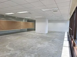 92 m² Office for rent at Thanapoom Tower, Makkasan, Ratchathewi