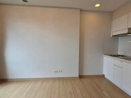 1 Bedroom Apartment for sale at Thru Thonglor, Bang Kapi, Huai Khwang