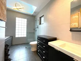 3 Schlafzimmer Haus zu vermieten im Bann Parichart, Chalong, Phuket Town