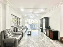 บ้านเดี่ยว 7 ห้องนอน ให้เช่า ในทำเล ตลิ่งชัน, กรุงเทพมหานคร, ฉิมพลี, ตลิ่งชัน