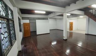 Huai Sai, Saraburi တွင် 3 အိပ်ခန်းများ တိုက်တန်း ရောင်းရန်အတွက်