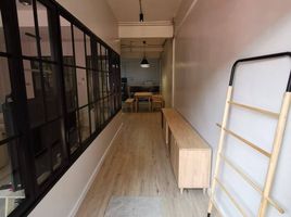 2 Schlafzimmer Reihenhaus zu vermieten in Sam Sen Nok, Huai Khwang, Sam Sen Nok
