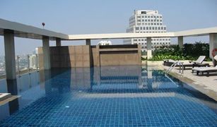 1 Bedroom Condo for sale in Khlong Toei, Bangkok The Lakes