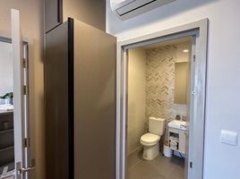 1 Schlafzimmer Appartement zu vermieten im Oka Haus, Khlong Tan