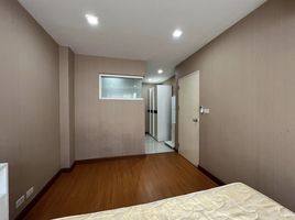 2 Bedroom Apartment for sale at Airlink Residence, Khlong Sam Prawet, Lat Krabang